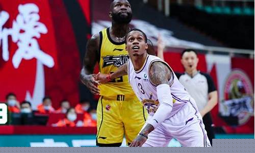 吉林篮球队外援琼斯_吉林男篮众将士送别外援琼斯