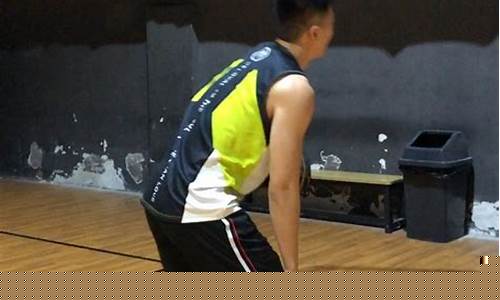 膝盖打篮球疼是怎么回事_膝盖打球疼怎么办